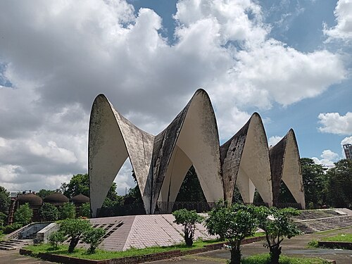 তিন নেতার মাজার, ঢাকা